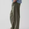 Pantaloni kaki larghi
