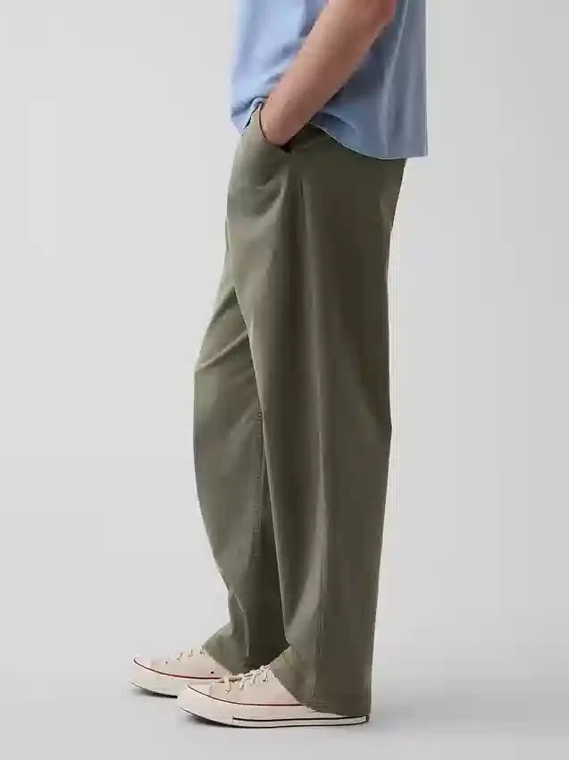 Pantaloni kaki larghi