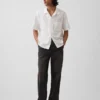 Pantaloni kaki larghi