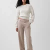 Pantaloni kaki larghi a vita bassa in stile anni '90