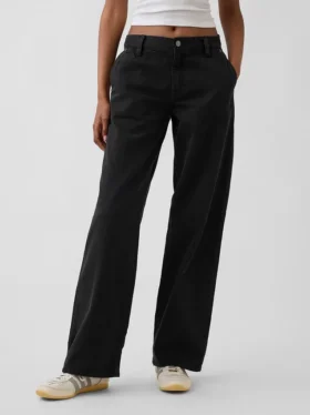 Pantaloni kaki larghi a vita bassa in stile anni ’90