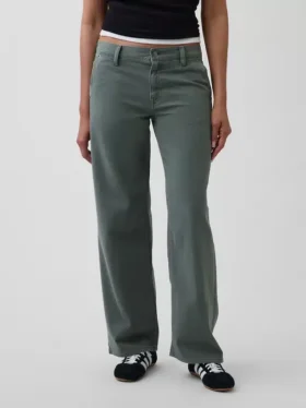 Pantaloni kaki larghi a vita bassa in stile anni ’90