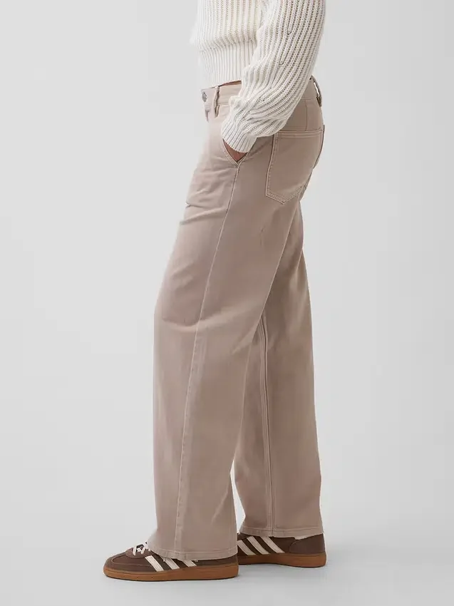 Pantaloni kaki larghi a vita bassa in stile anni '90