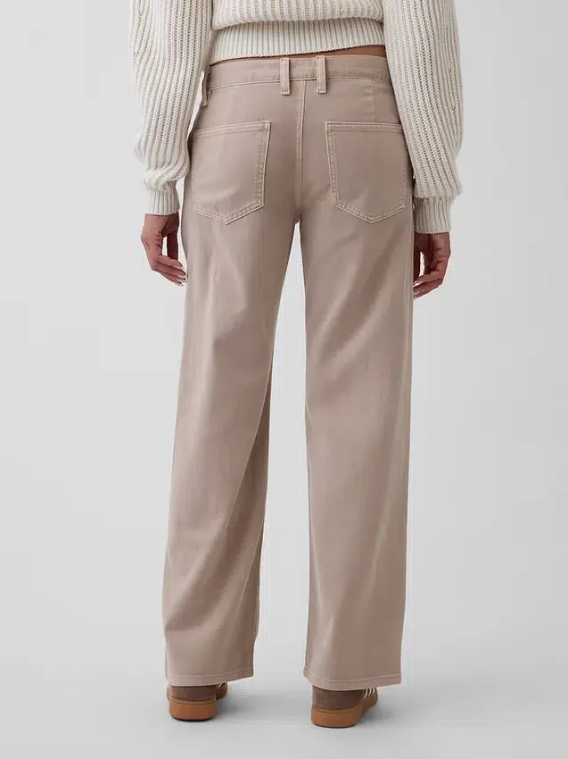 Pantaloni kaki larghi a vita bassa in stile anni '90