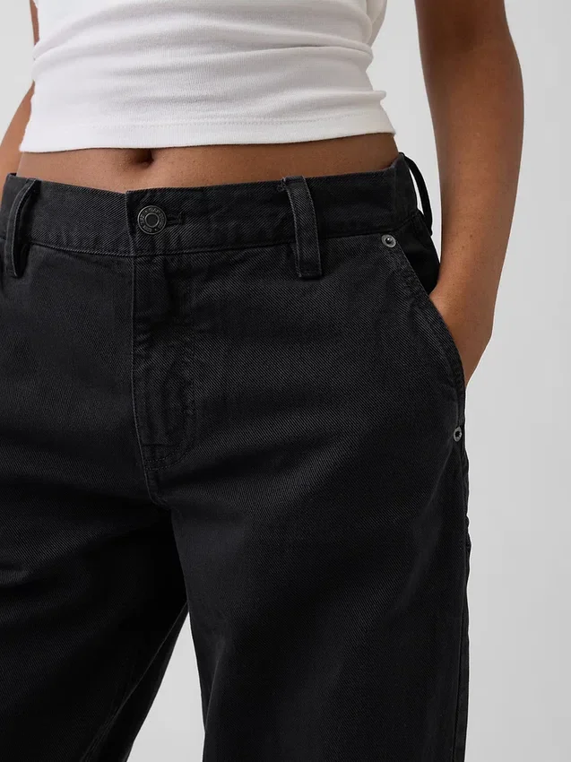 Pantaloni kaki larghi a vita bassa in stile anni '90