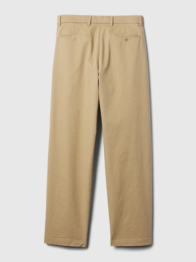 Pantaloni kaki larghi dal taglio moderno