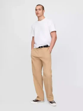 Pantaloni kaki larghi in stile anni '90