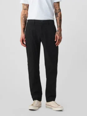 Pantaloni kaki moderni a gamba affusolata