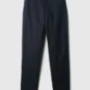 Pantaloni kaki moderni a gamba affusolata