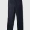 Pantaloni kaki moderni a gamba affusolata