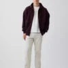 Pantaloni kaki moderni a vestibilità dritta