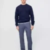 Pantaloni kaki moderni a vestibilità dritta