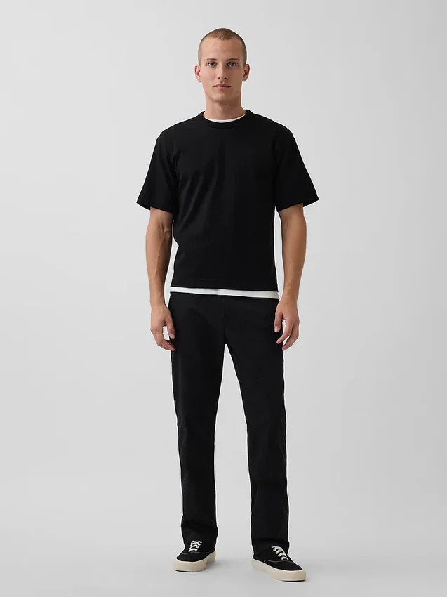 Pantaloni kaki moderni a vestibilità dritta