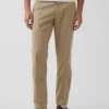 Pantaloni kaki moderni a vestibilità dritta