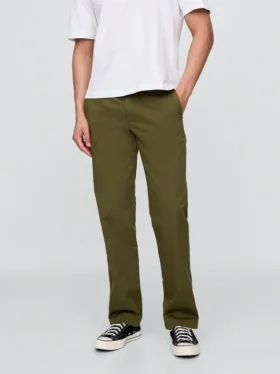 Pantaloni kaki moderni a vestibilità dritta