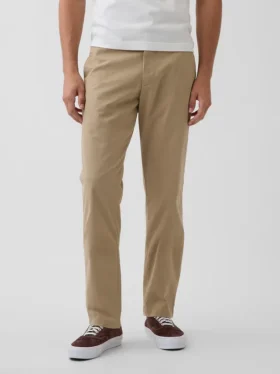 Pantaloni kaki moderni a vestibilità dritta