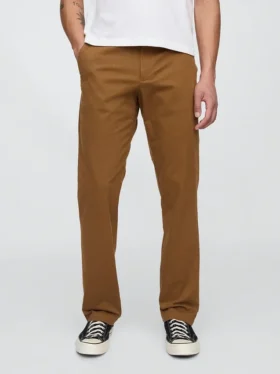 Pantaloni kaki moderni a vestibilità dritta