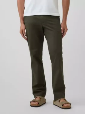 Pantaloni kaki moderni a vestibilità dritta