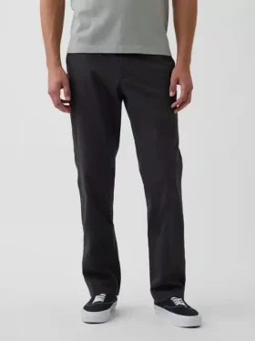 Pantaloni kaki moderni a vestibilità dritta