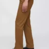 Pantaloni kaki moderni a vestibilità dritta
