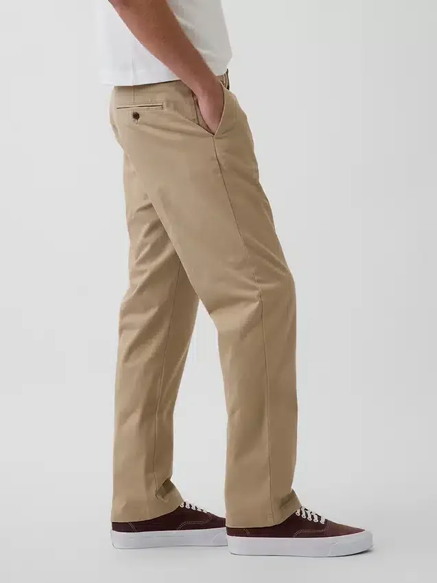 Pantaloni kaki moderni a vestibilità dritta