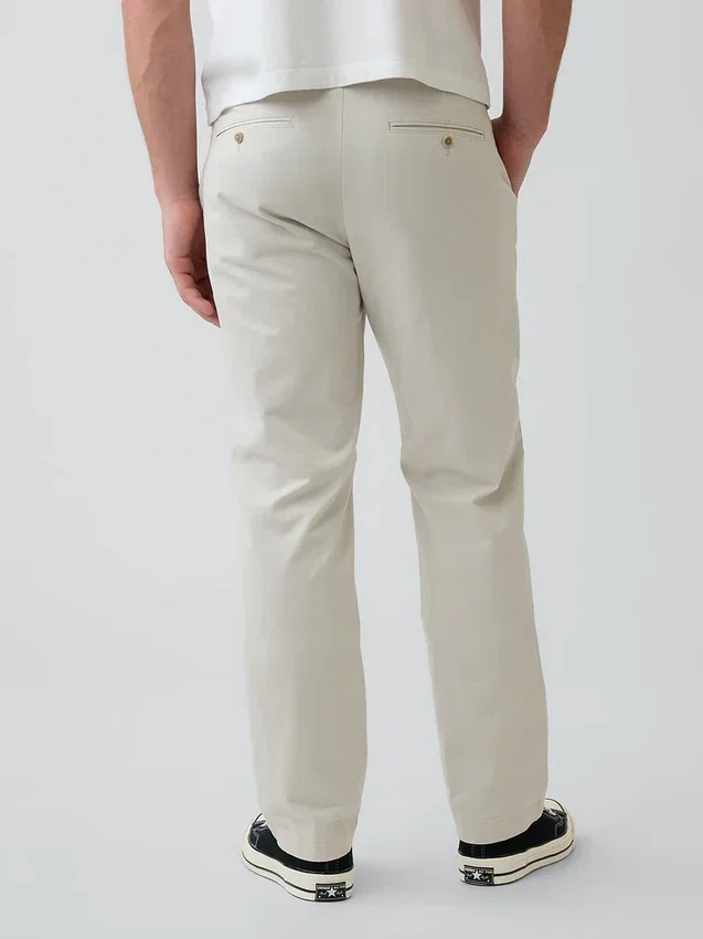Pantaloni kaki moderni a vestibilità dritta