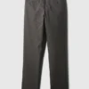 Pantaloni kaki moderni a vestibilità dritta