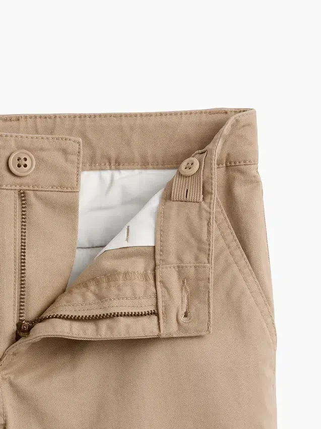 Pantaloni kaki slim da bambino in stile uniforme moderno