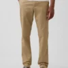Pantaloni kaki slim moderni