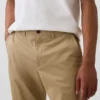 Pantaloni kaki slim moderni