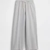 Pantaloni larghi dal taglio comodo per bambini