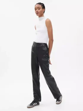 Pantaloni larghi in pelle vegana a vita media