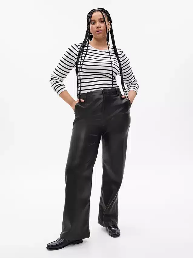 Pantaloni larghi in pelle vegana a vita media