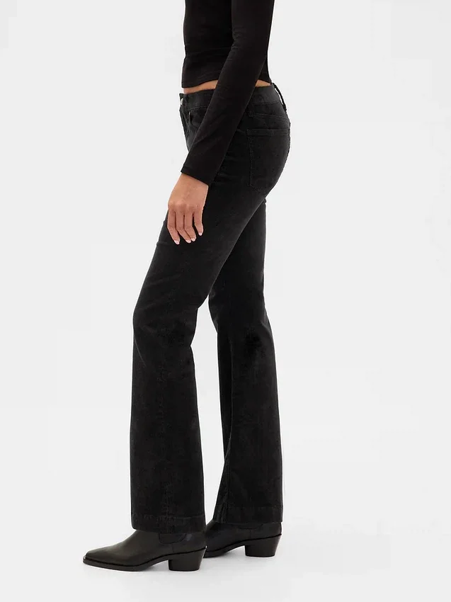 Pantaloni lunghi e slim in velluto a coste a vita bassa