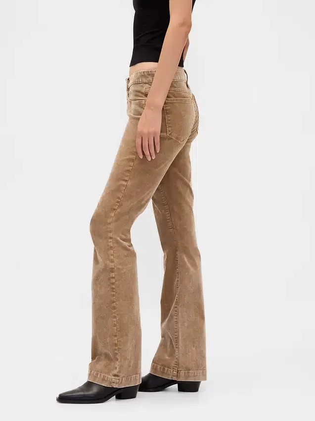 Pantaloni lunghi e slim in velluto a coste a vita bassa