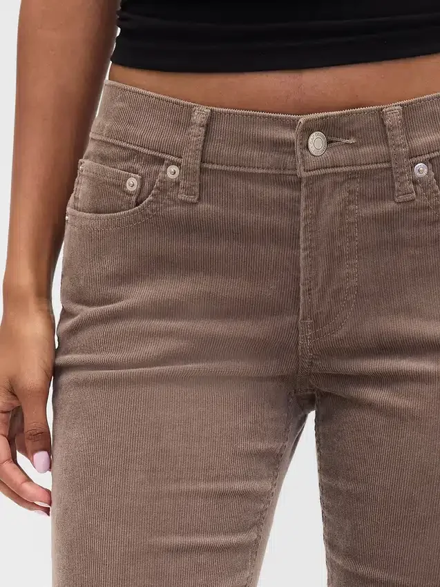 Pantaloni slim dritti in velluto a coste a vita bassa in stile anni ’90