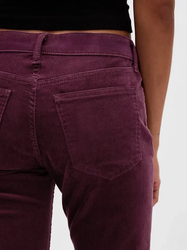 Pantaloni slim dritti in velluto a coste a vita bassa in stile anni ’90