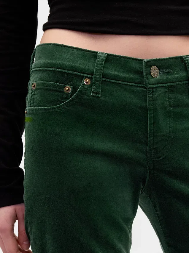 Pantaloni slim dritti in velluto a vita bassa in stile anni ’90