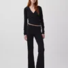 Pantaloni svasati moderni a costine larghe