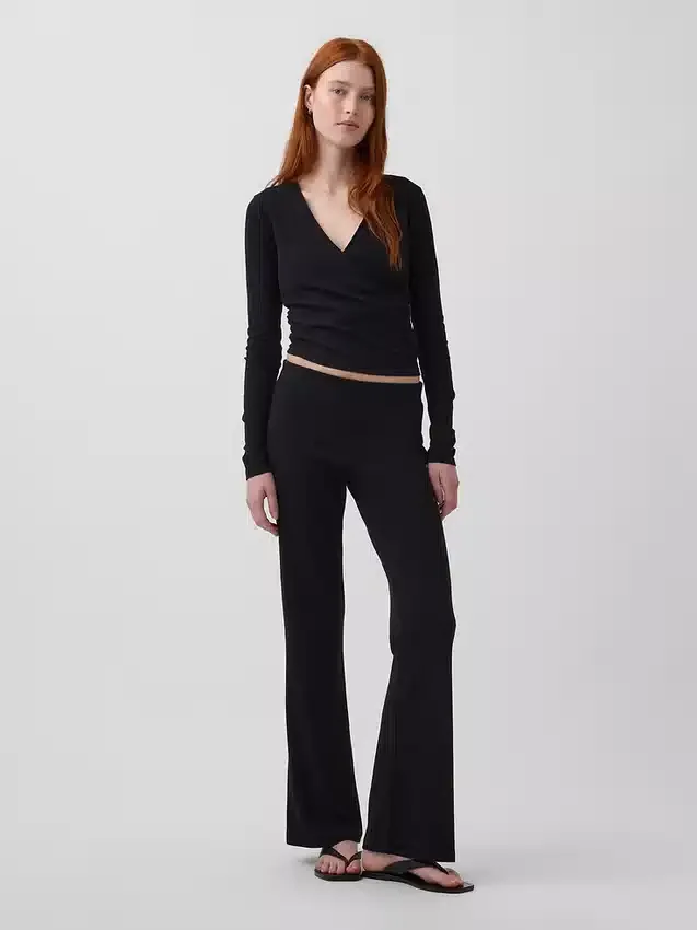 Pantaloni svasati moderni a costine larghe