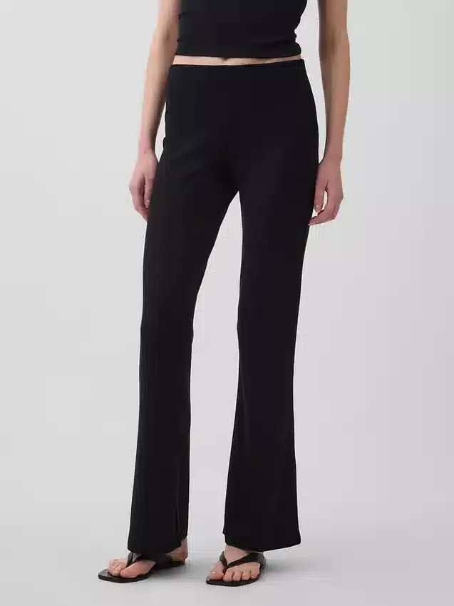 Pantaloni svasati moderni a costine larghe