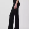 Pantaloni svasati moderni a costine larghe