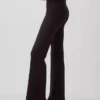 Pantaloni svasati moderni a costine larghe