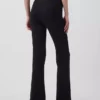 Pantaloni svasati moderni a costine larghe