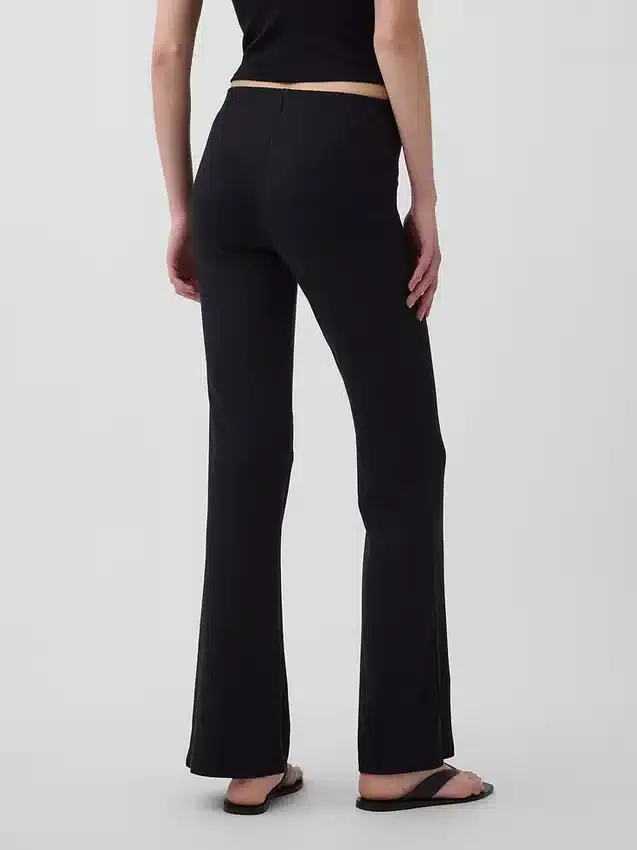 Pantaloni svasati moderni a costine larghe