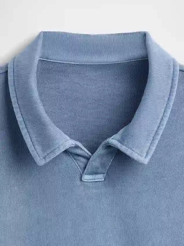 Polo da bambino in tessuto pesante dal taglio morbido