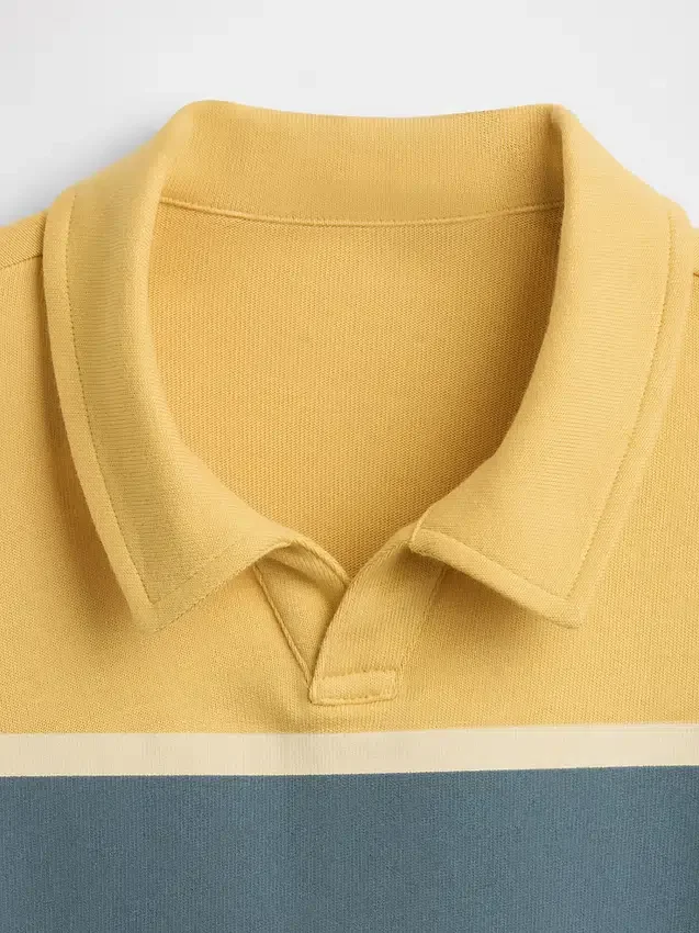 Polo da bambino in tessuto pesante dal taglio morbido