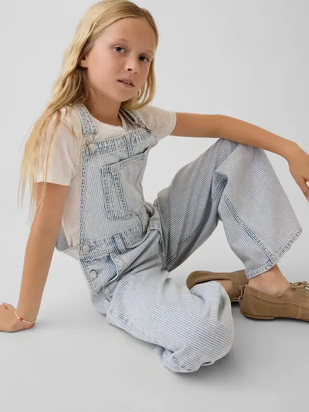 Salopette baggy a righe in denim per bambini