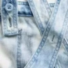 Salopette in denim tie-dye per bambini, dal taglio comodo