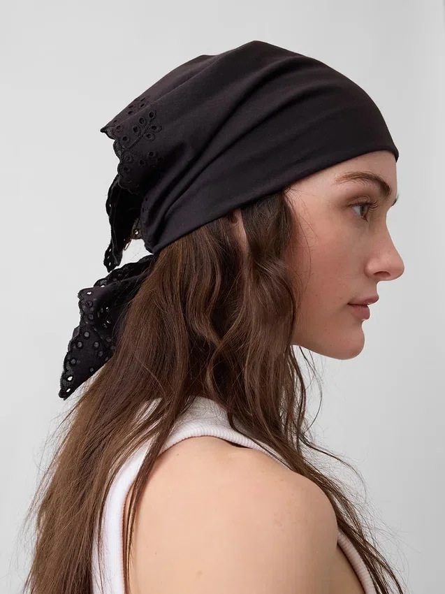 Sciarpa bandana in cotone al 100% con ricami a occhielli